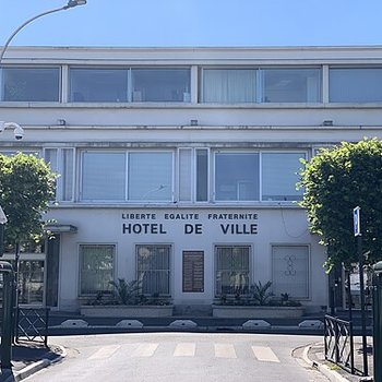 500px-Hôtel_ville_Blanc_Mesnil_11