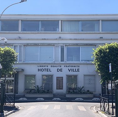 500px-Hôtel_ville_Blanc_Mesnil_11