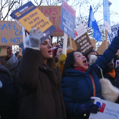 Nurses strikes - 19 Dec 2022 - Outside of St Thomas' Hospital, London