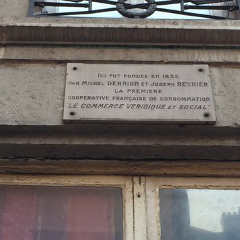 La 1ère coopérative de consommation, à Lyon - Wikimédia Commons
