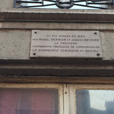 La 1ère coopérative de consommation, à Lyon - Wikimédia Commons