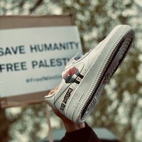 merch-husey-f6xiCRg7wi4-unsplash