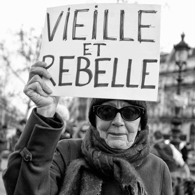 Vieille et rebelle